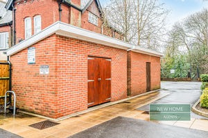 Photo 1- click for photo gallery